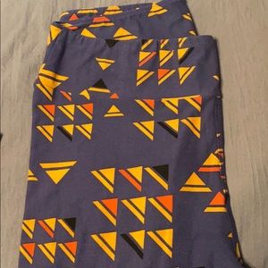 LuLaRoe Tall & Curvy Leggings